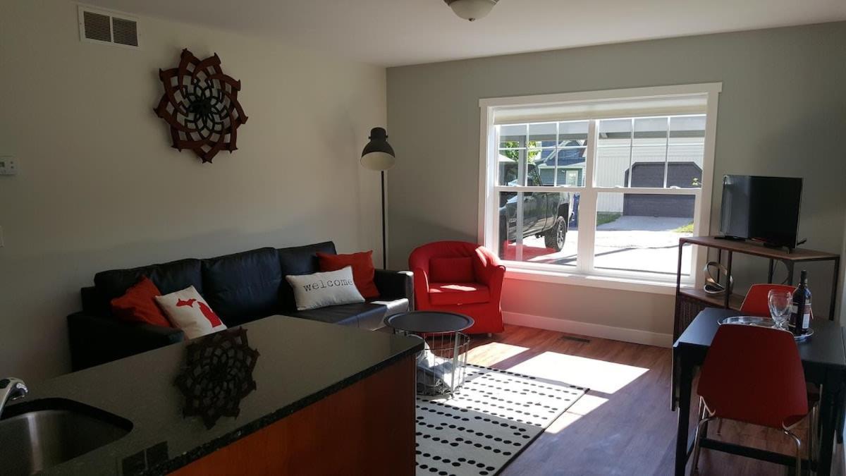 Modern And Pristine Condo -By The Gt Commons Traverse City Ngoại thất bức ảnh